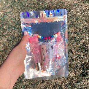 ✨Strawberry Cow Lip gloss Bundle with bracelet